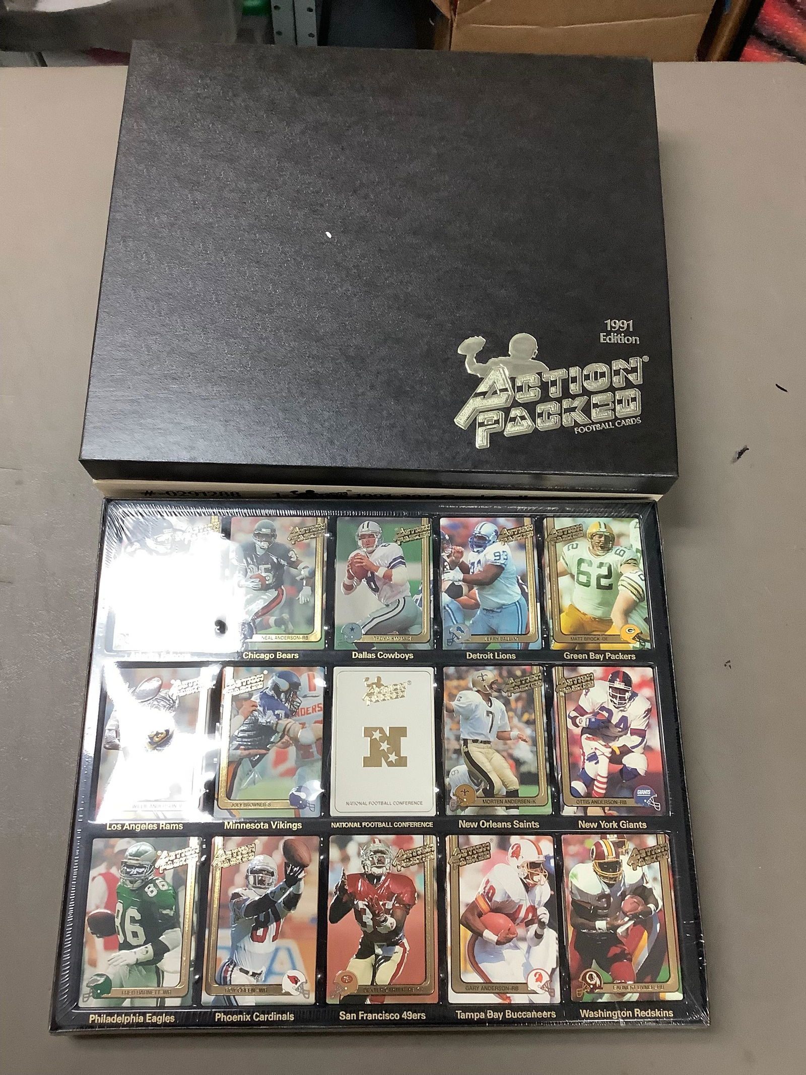 1991 Action Packed Sealed Football cards (1 of 1)