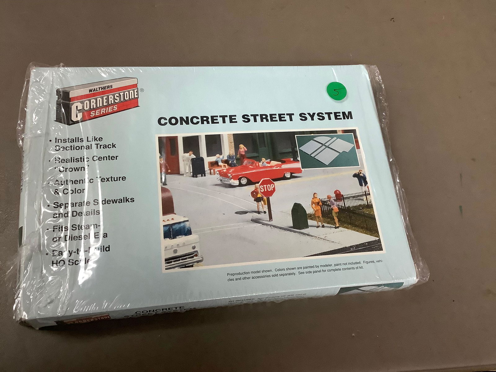 Walthers Cornerstone Concrete Street System kit (1 of 1)