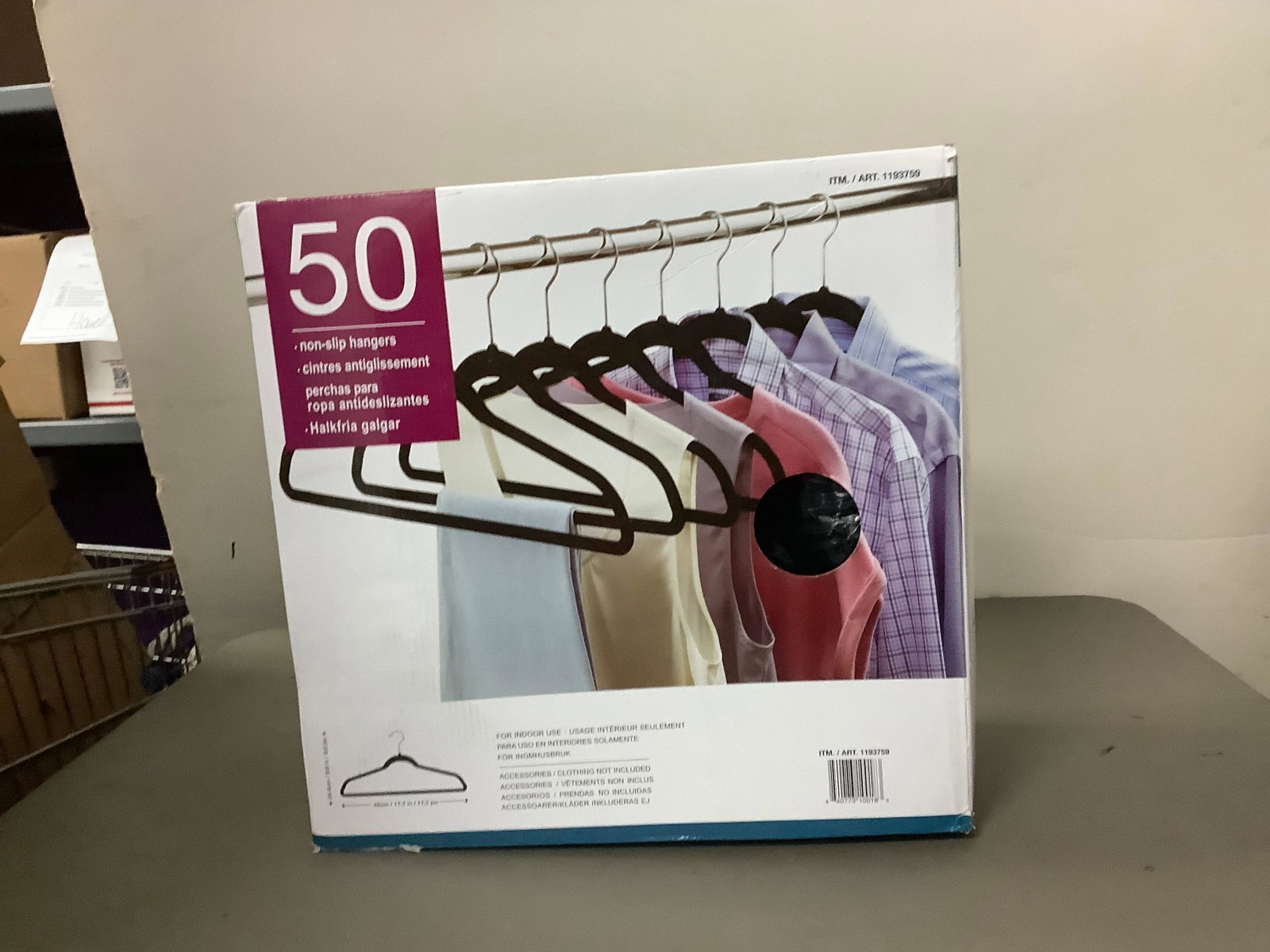 Box of 50 non-slip hangers: Box of 50 non-slip hangers