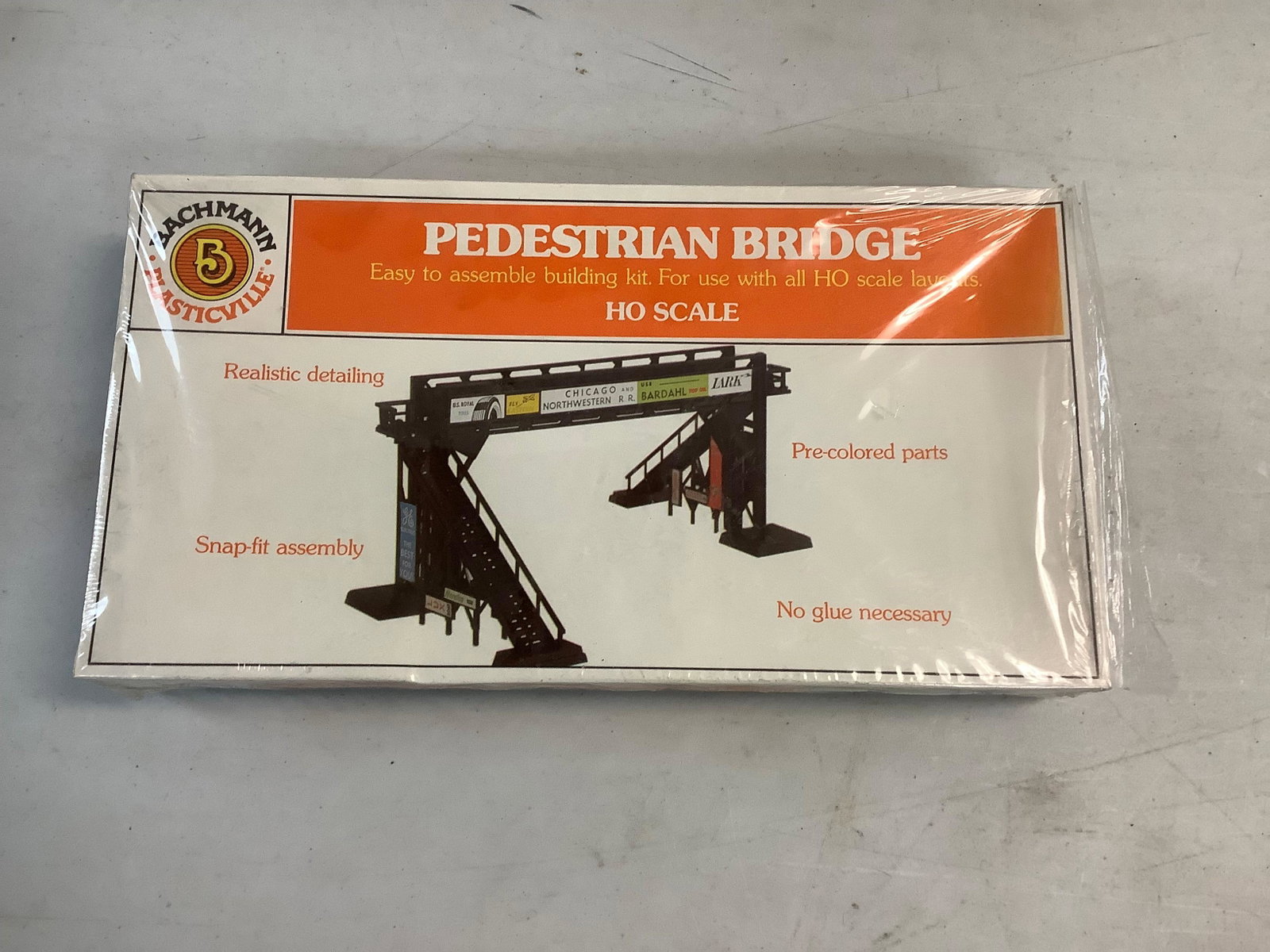 Bachmann Pedestrian Bridge sealed: Bachmann Pedestrian Bridge sealed