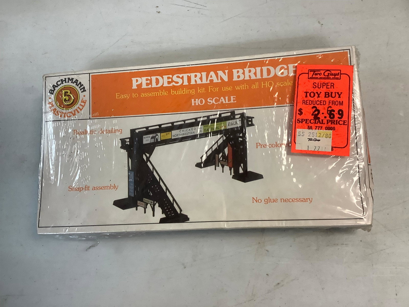 Bachmann Pedestrian Bridge sealed: Bachmann Pedestrian Bridge sealed