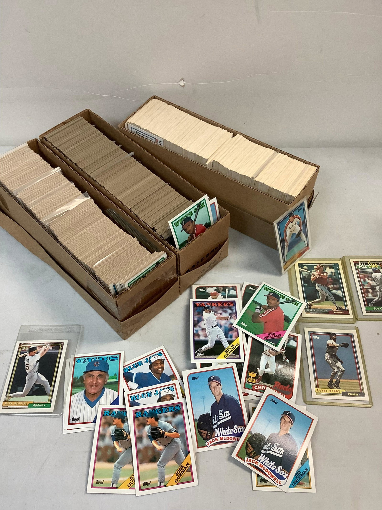 Lot of Topps 80's baseball cards and more: Lot of Topps 80's baseball cards and more