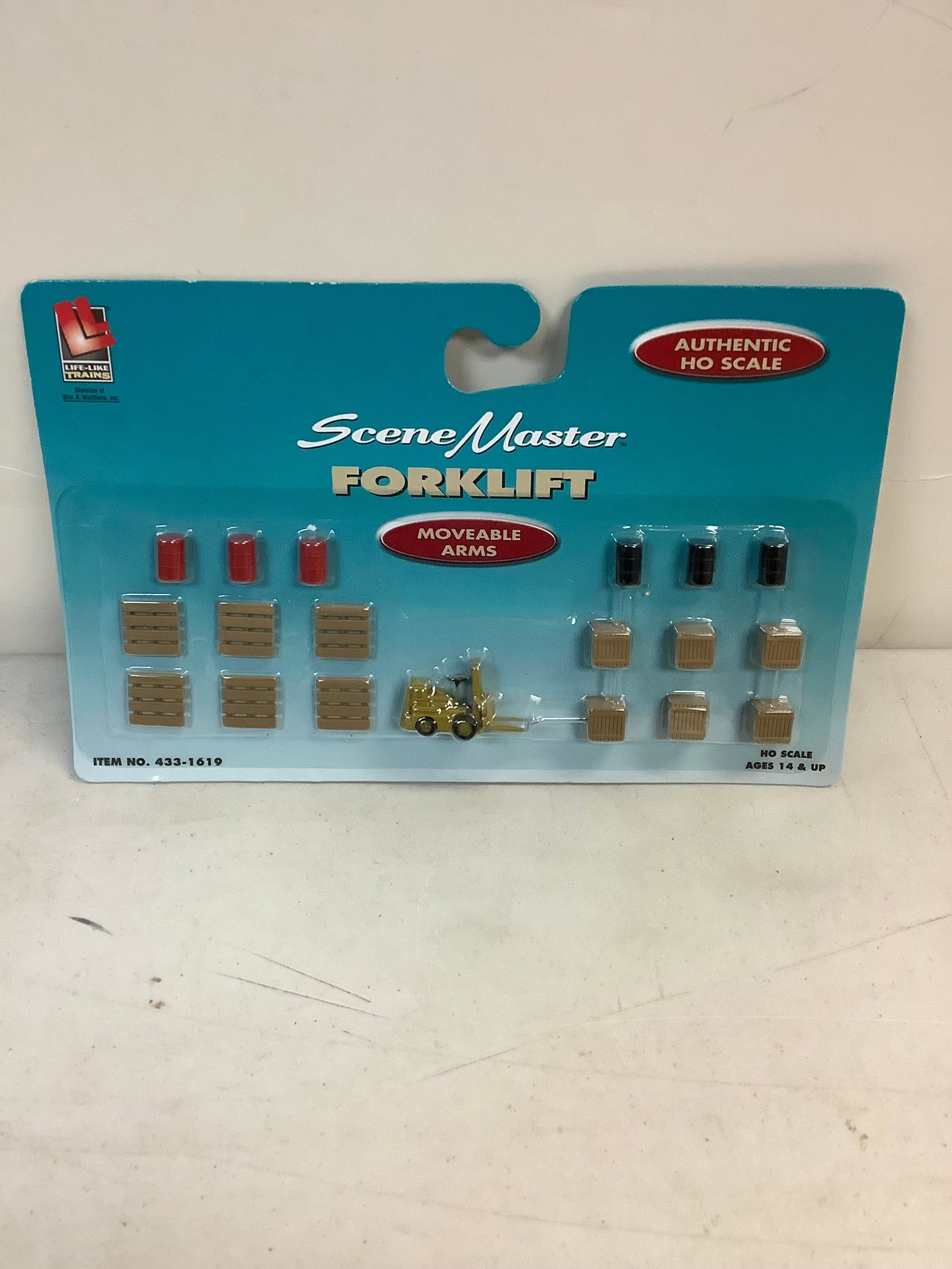Sealed Life-Like Trains Authentic HO Scale Scene Master Forklift: Sealed Life-Like Trains Authentic HO Scale Scene Master Forklift
