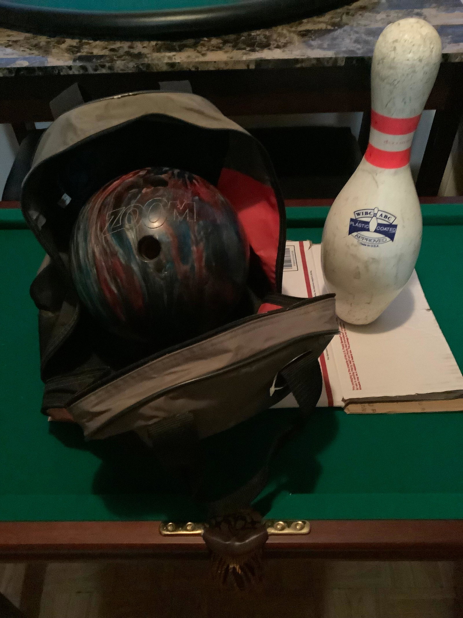 Ebonite Zoom Bowling Ball w/ Bag and Amflite II AMF Bowling Pin: Ebonite Zoom Bowling Ball w/ Bag and Amflite II AMF Bowling Pin