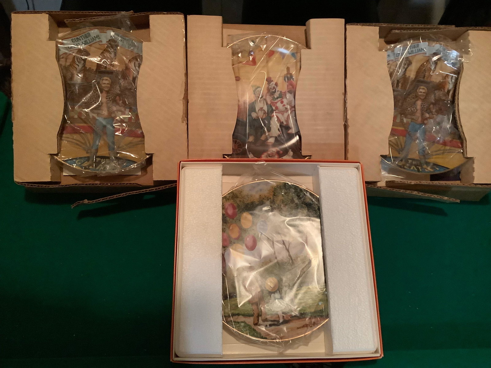 Lot of Vintage The Hamilton Collection Ringling Bros and Barnum & Bailey Circus Collector Plates and: Lot of Vintage The Hamilton Collection Ringling Bros and Barnum & Bailey Circus Collector Plates and "The Balloon Man" By Dominic John Mingola Plate