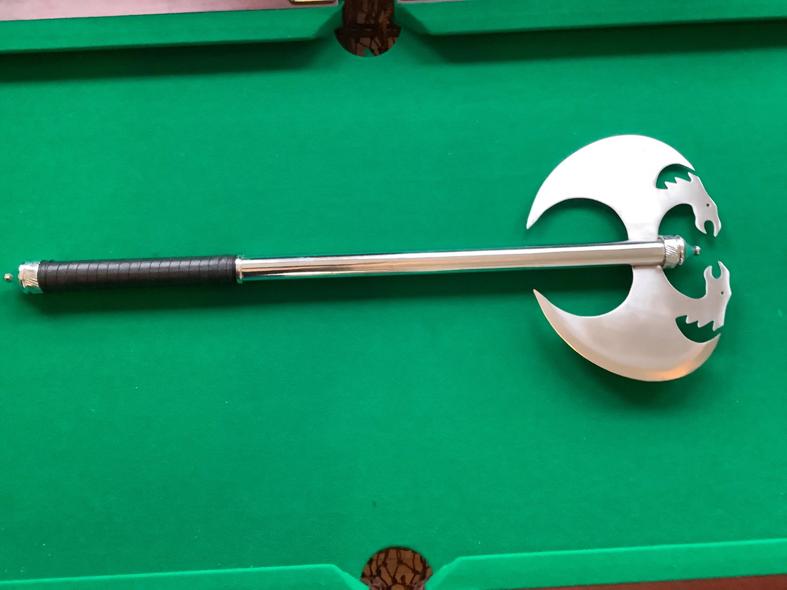 Sharp Combat Double Blade Sword Made in Pakistan 25.5": Sharp Combat Double Blade Sword Made in Pakistan 25.5"
