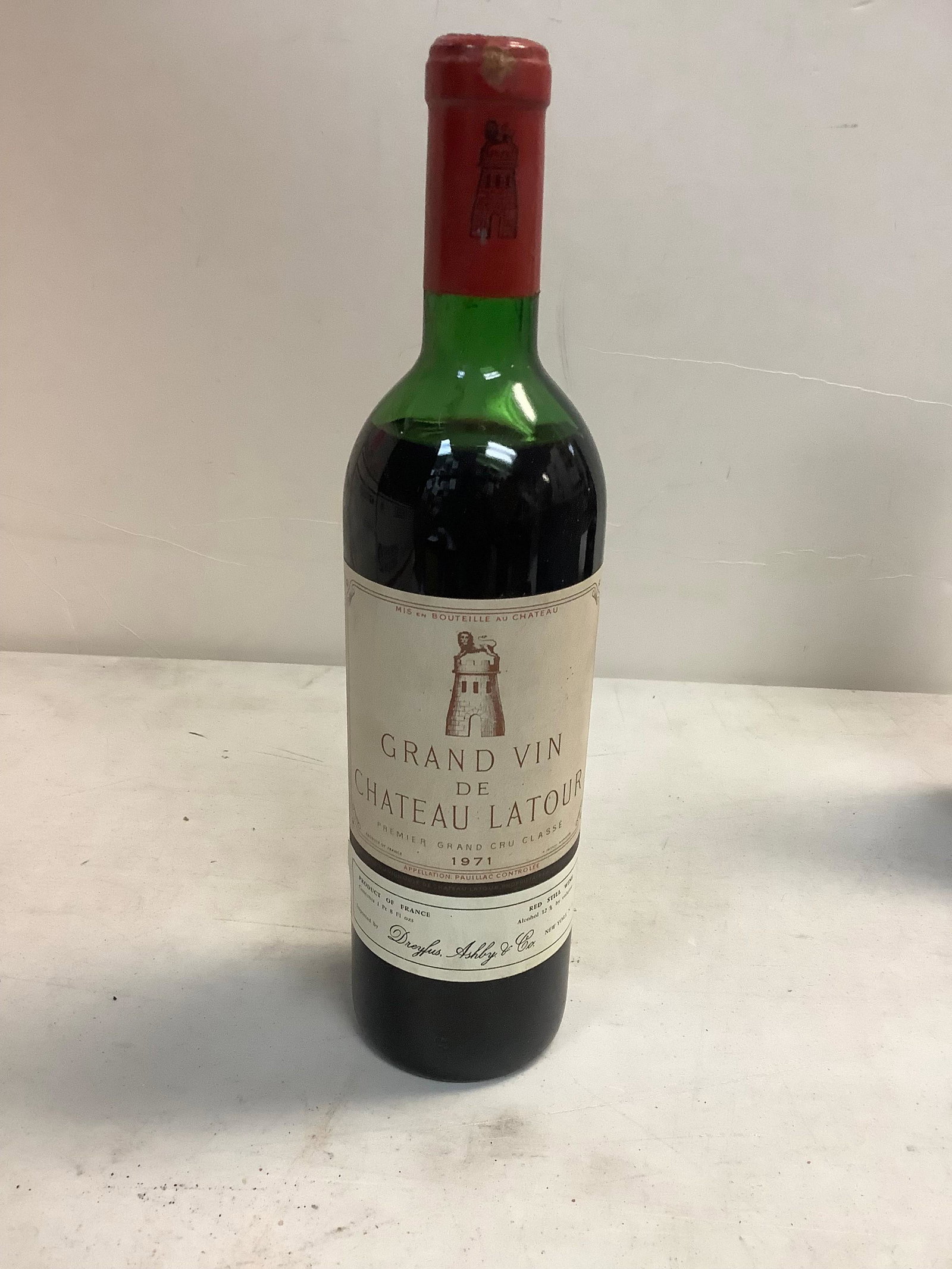 Sealed 1971 GRAND VIN DE CHATEAY LATOUR, Premier Grand Cru Classe, Red Bordeaux 750ml: Sealed 1971 GRAND VIN DE CHATEAY LATOUR, Premier Grand Cru Classe, Red Bordeaux 750ml