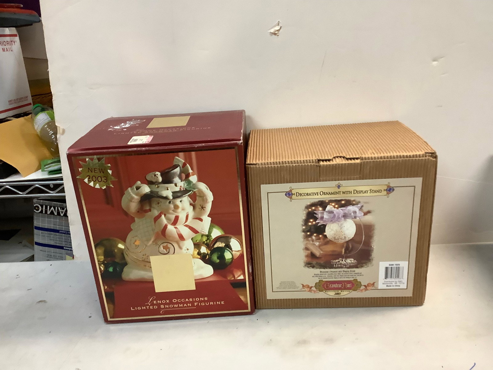 Lenox 2023 snowman figure and 2001 Grandeur Noel ornament: Lenox 2023 snowman figure and 2001 Grandeur Noel ornament