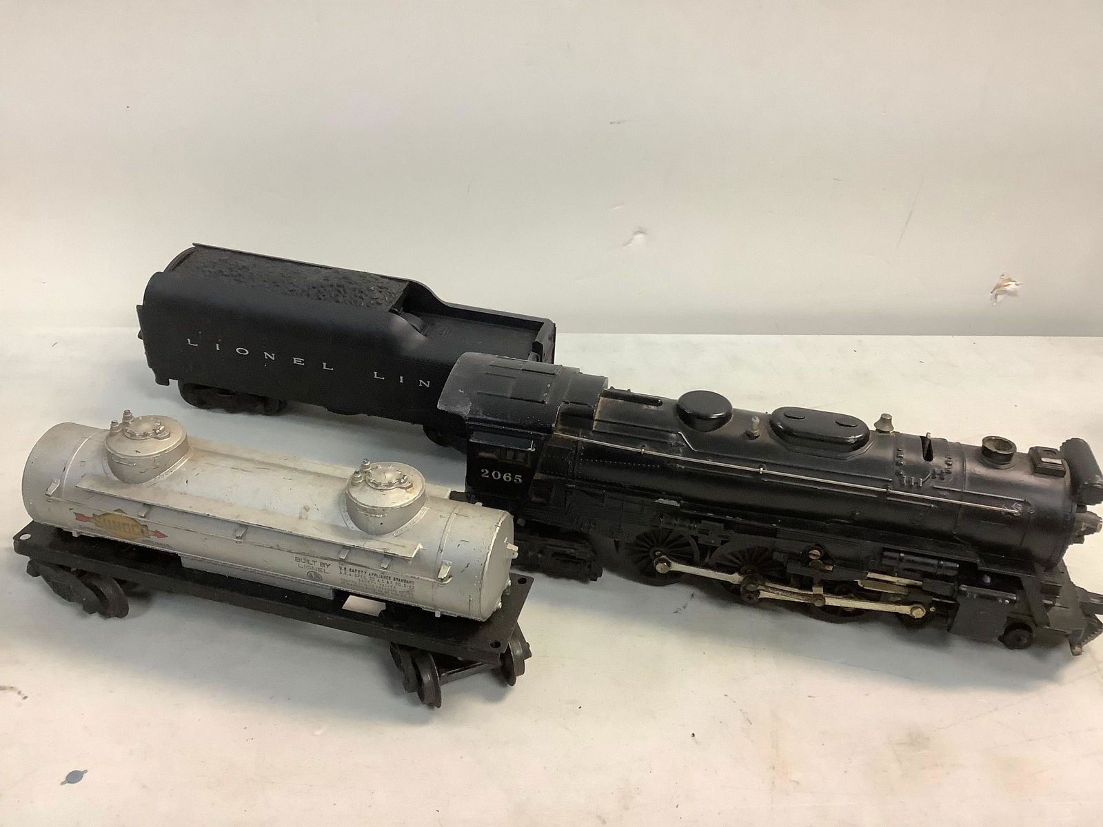 Early Lionel Lines trains 2065 (1 of 1)