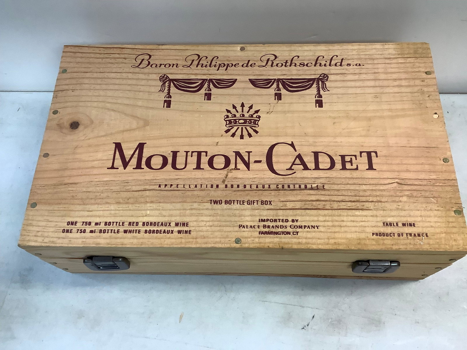 Two bottle gift box Mouton-cadet: Two bottle gift box Mouton-cadet
