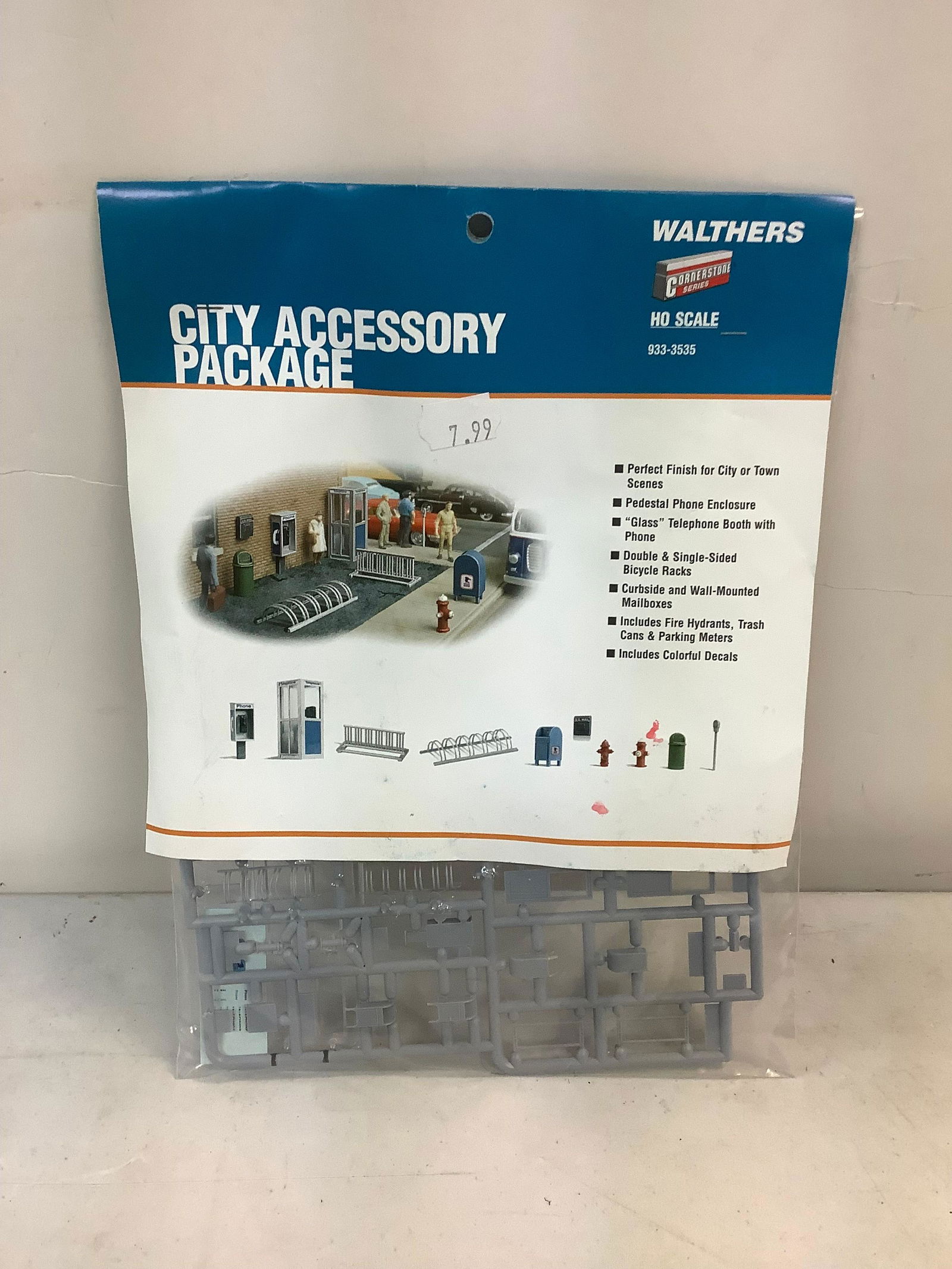 Walthers Cornerstone series city accessory package (1 of 1)