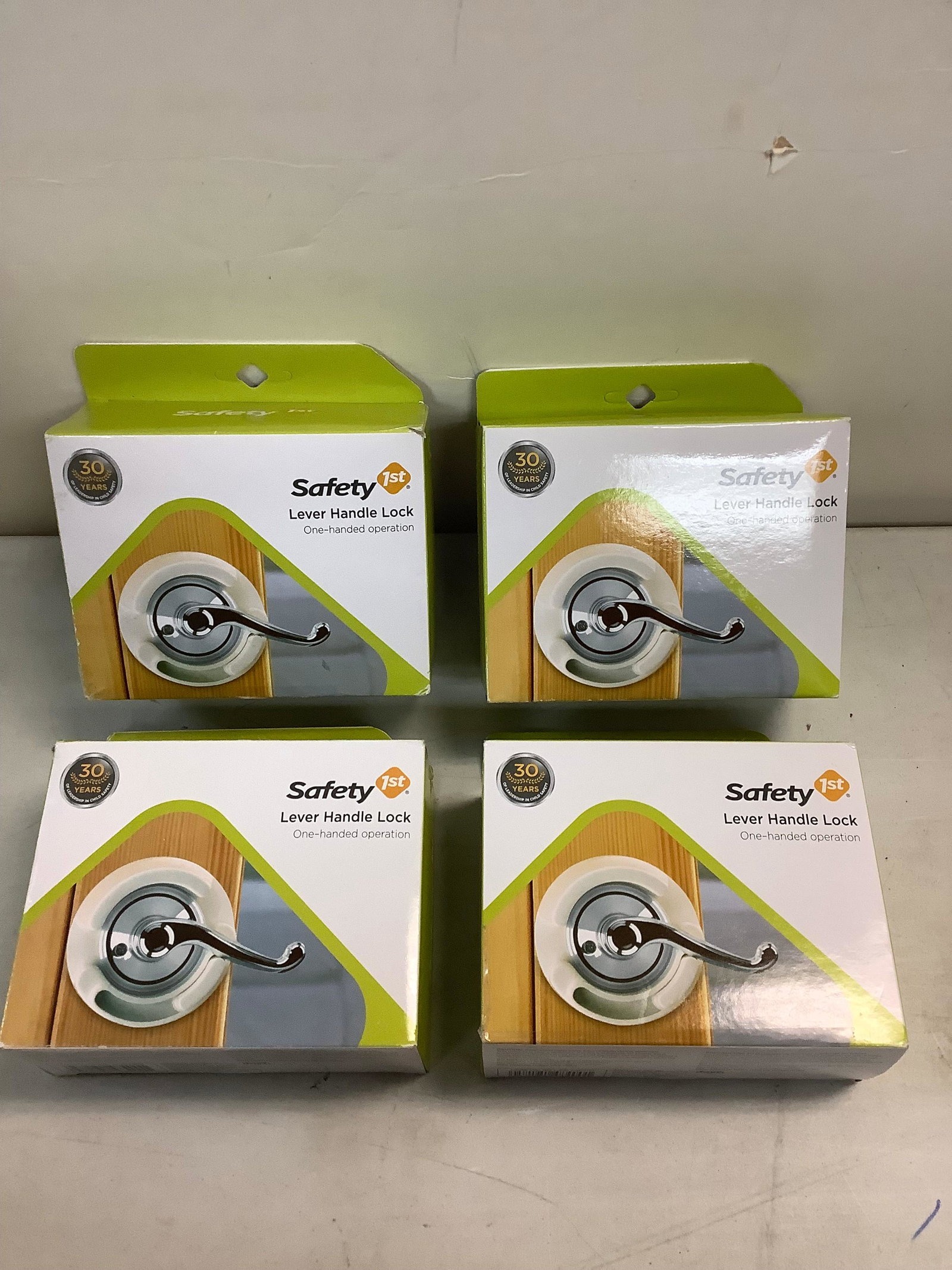 Lot of Lever handle lock: Lot of Lever handle lock