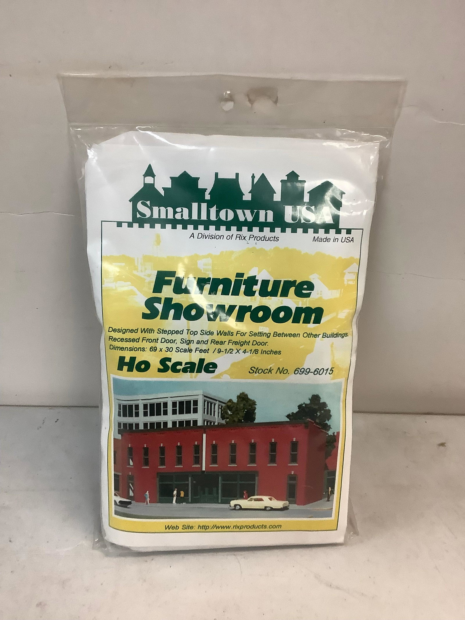 Smalltown USA furniture showroom HO scale: Smalltown USA furniture showroom HO scale