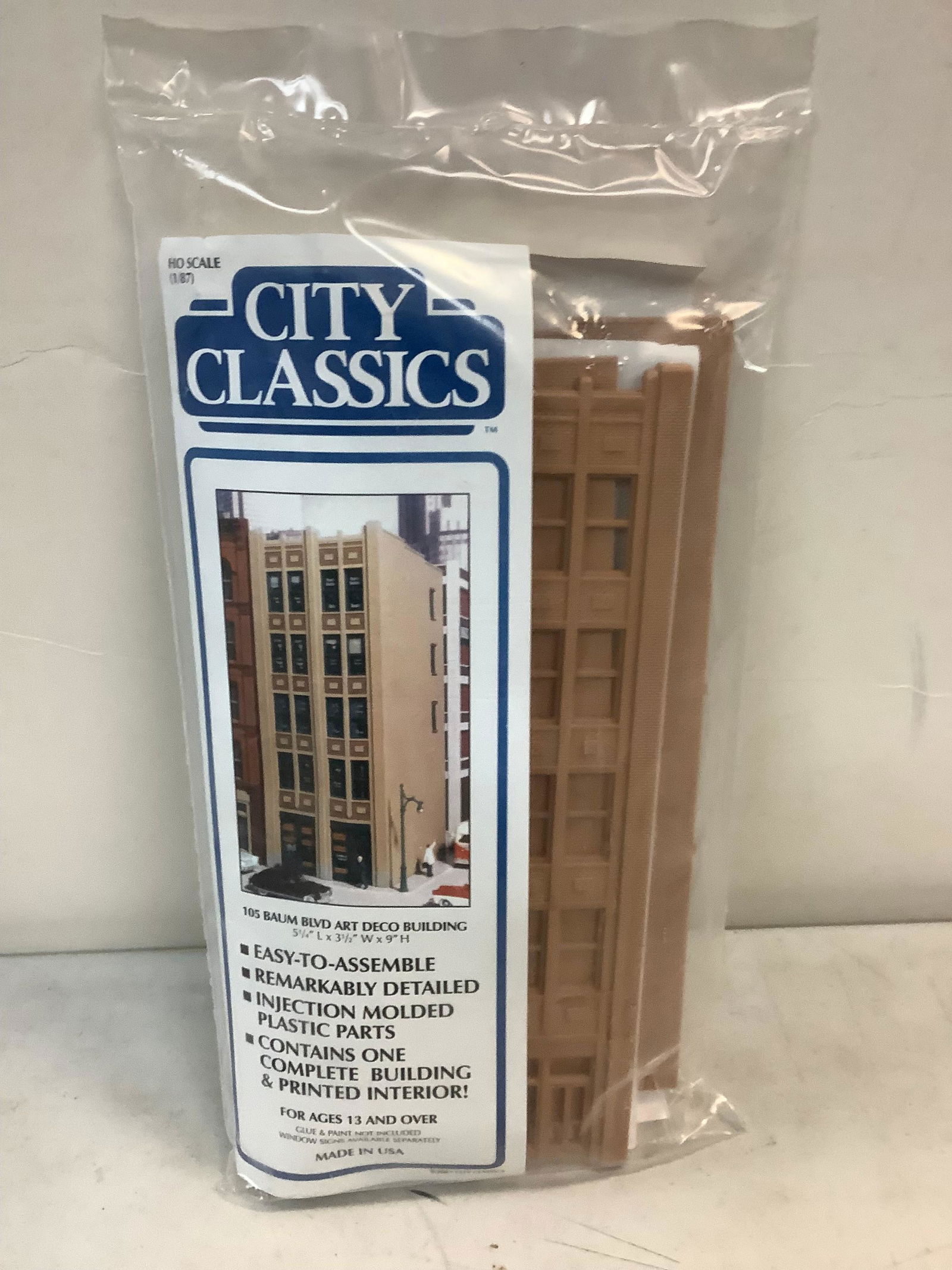 City classics HO scale structure kit 105 Baum Blvd. Art Deco Building (1 of 1)