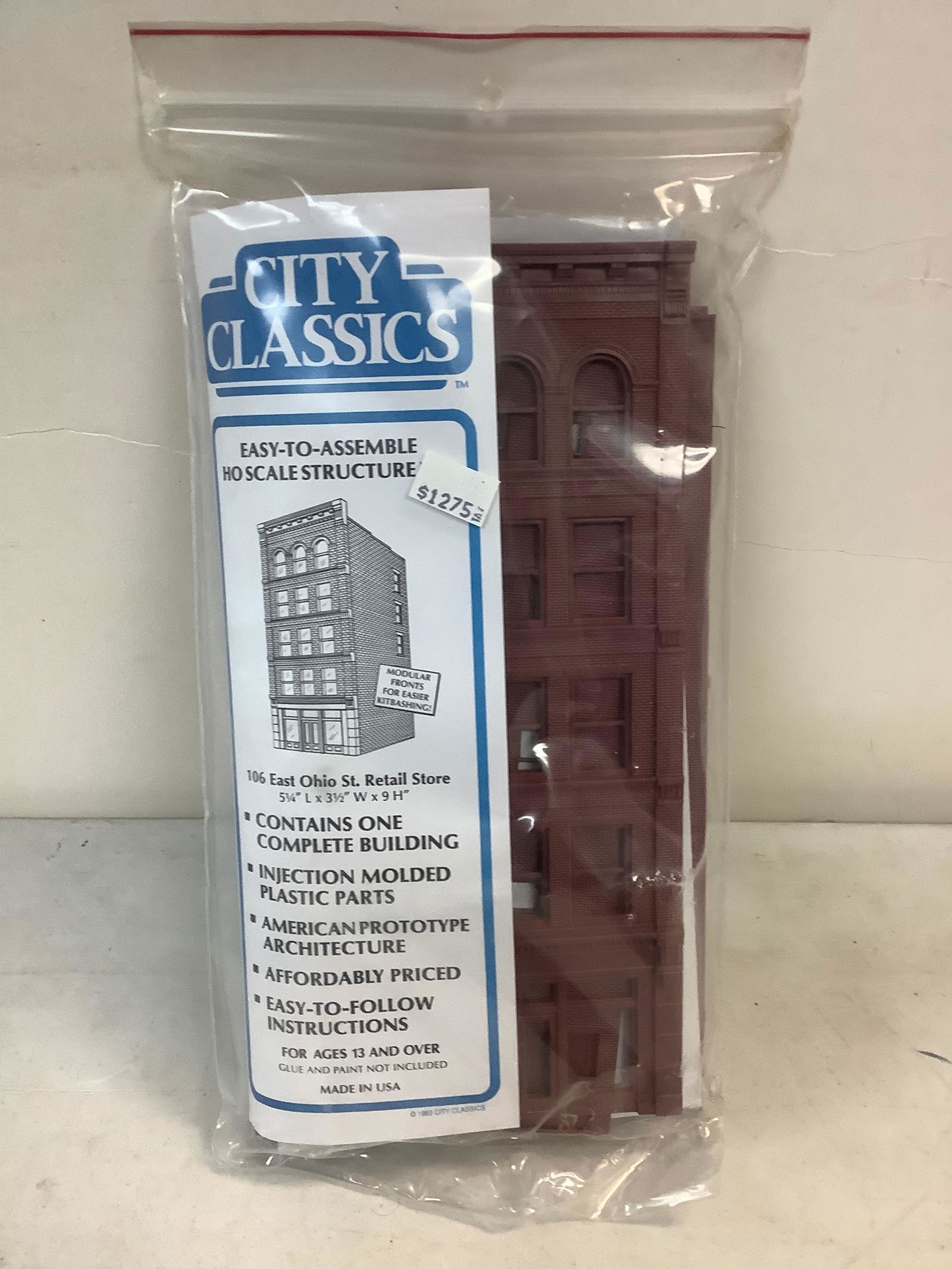 City Classics Ho scale structure kit `106 East ohio st. Retail store (1 of 1)
