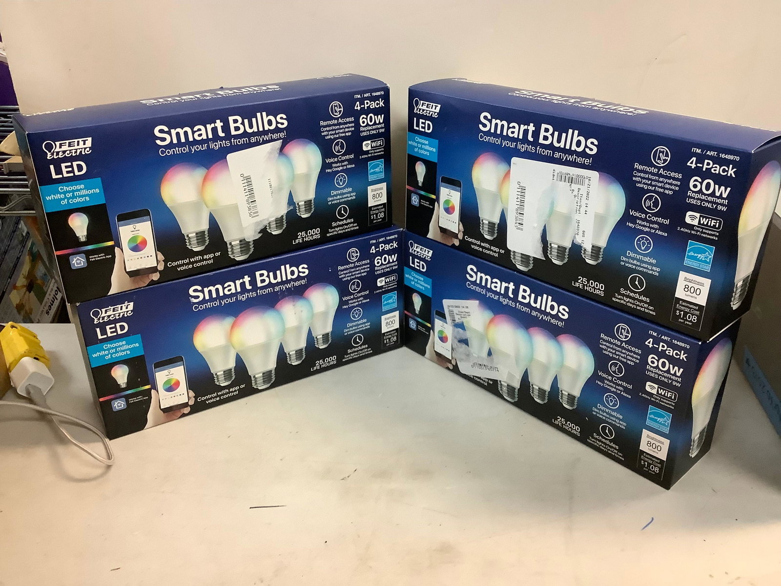 Lot of 4 pack Led smart light bulbs: Lot of 4 pack Led smart light bulbs
