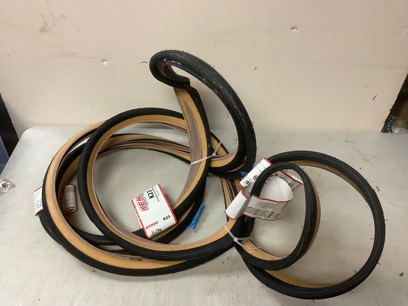 Kenda Bike Tires 28''x 1-3/8''x 1-1/4'': Kenda Bike Tires 28''x 1-3/8''x 1-1/4''