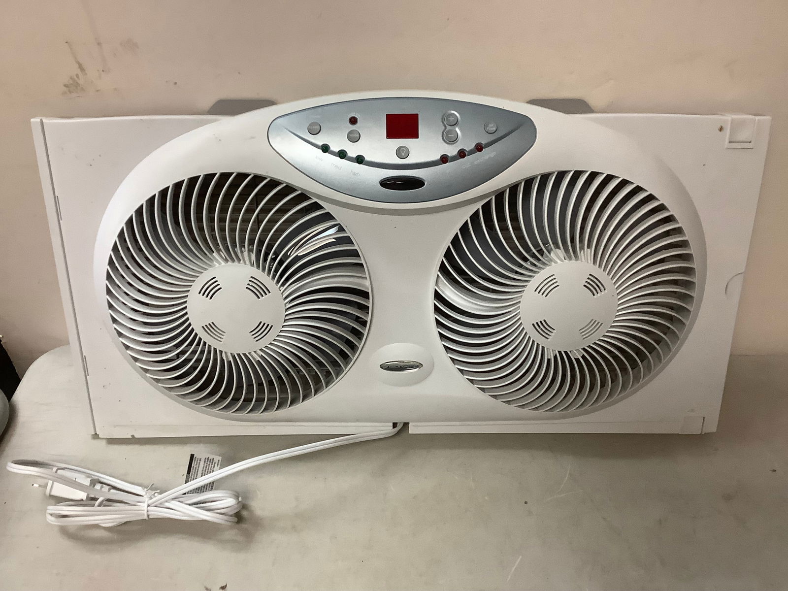 Window Fan 24''x 12''x 3'' (1 of 1)