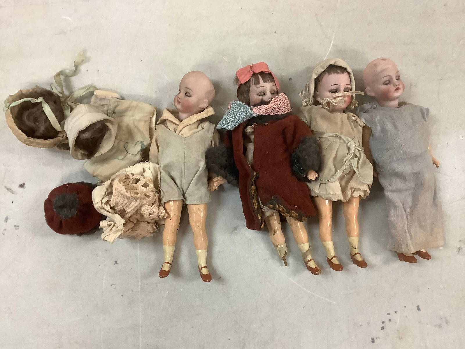 Lot Of Vintage Dolls Auction