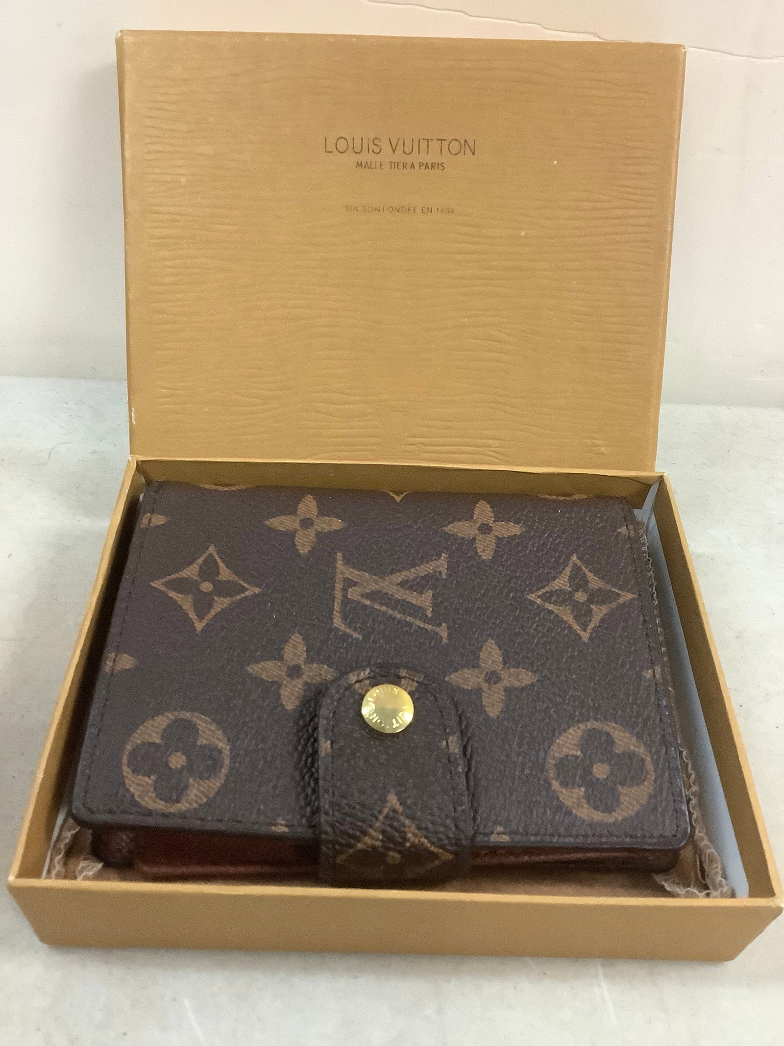 Louis Vuitton wallet (1768): Louis Vuitton wallet (1768)