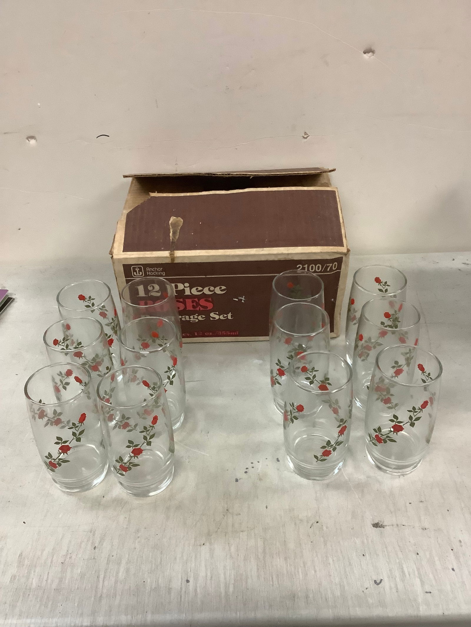lot of MCM ANCHOR HOCKING 12 piece roses beverage set 5in tall (1 of 1)