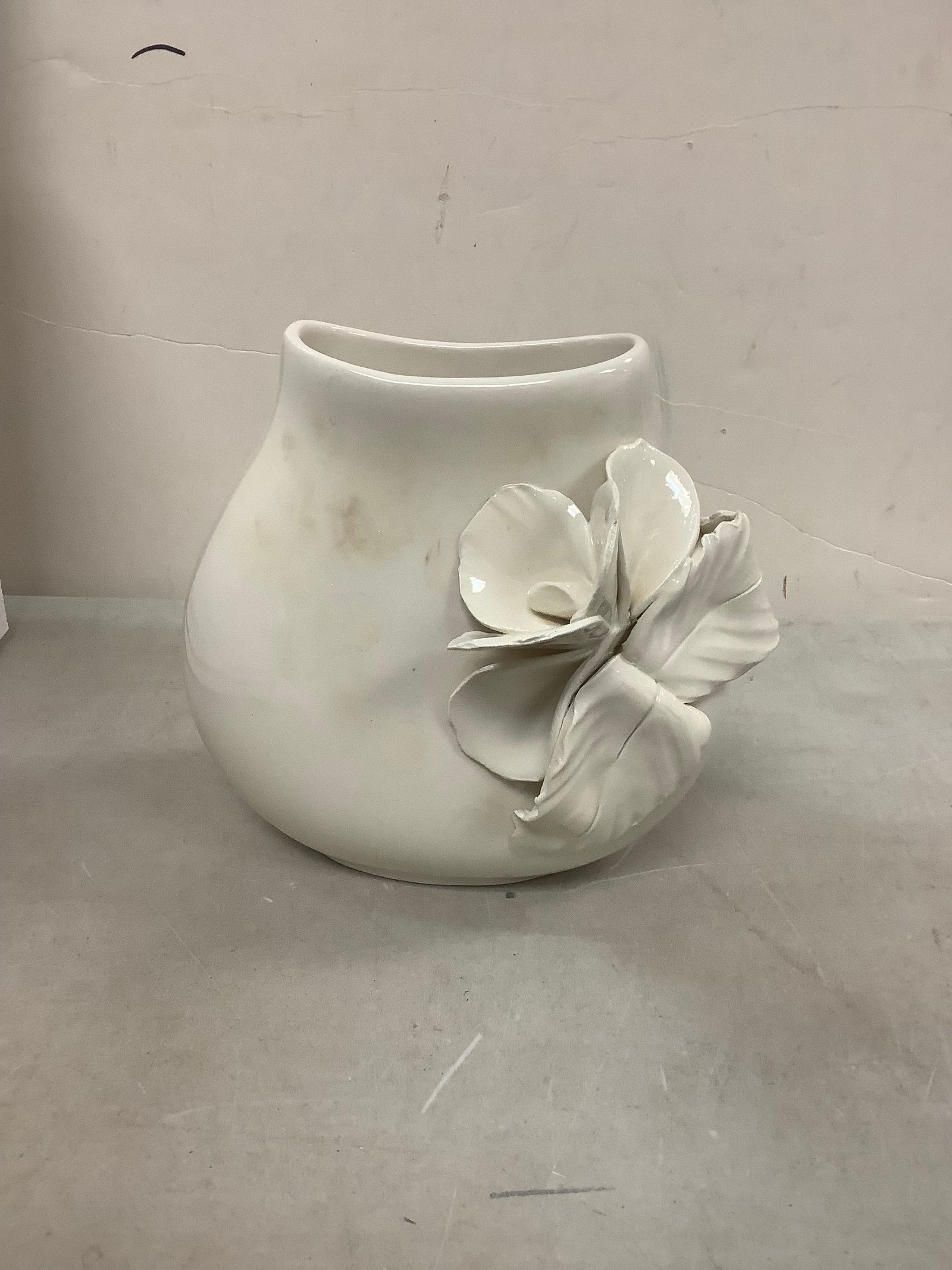 Ceramic vase 6in tall (1 of 1)