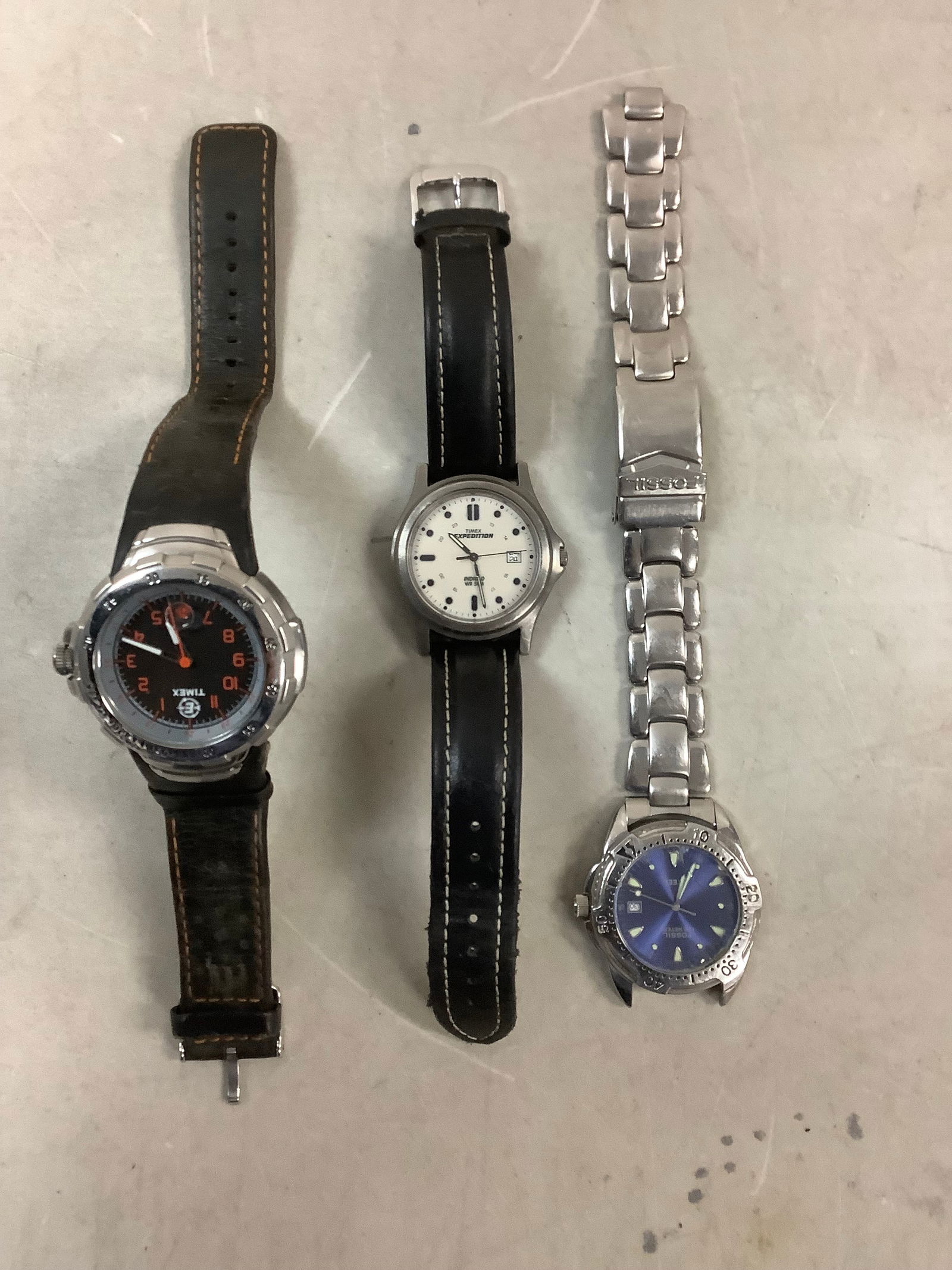 Lot of 3 watches (timex, fossil): Lot of 3 watches (timex, fossil)
