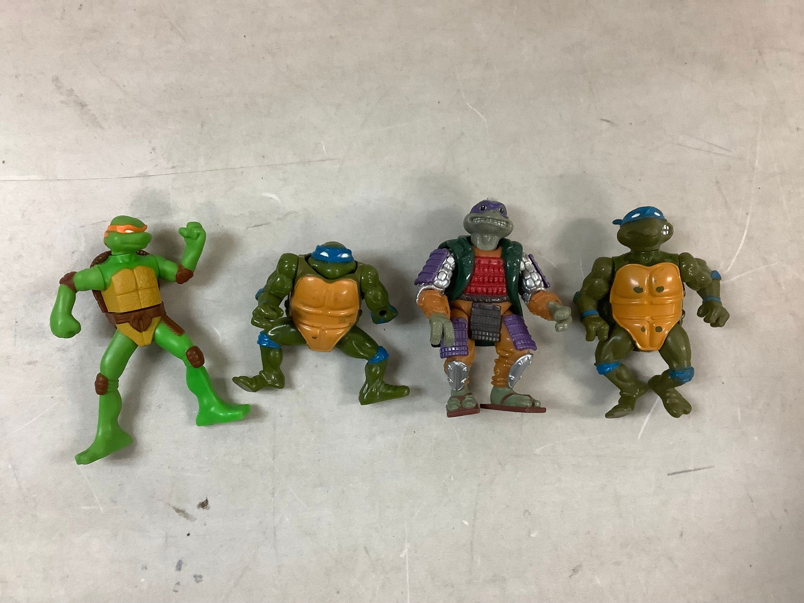 Lot of teenage mutant ninja turtles figurines (1 of 1)
