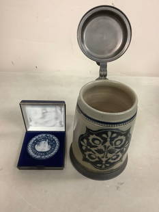 Lot of mettlach 1980 collectors society award, and stein: Lot of mettlach 1980 collectors society award, and stein