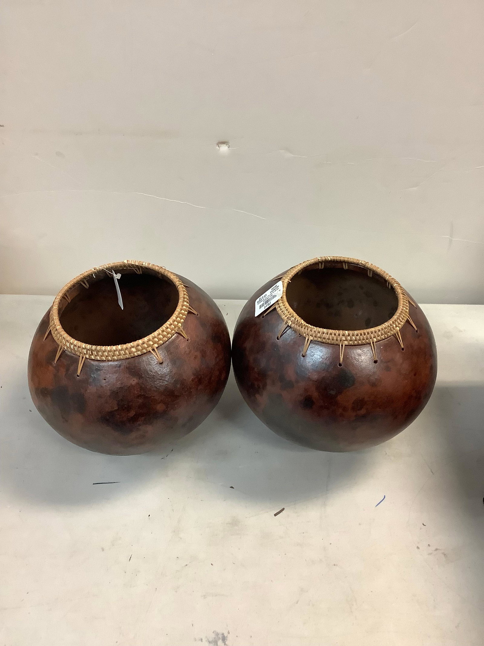 Two Indonesia flower pot for dry floral only NOT WATERPROOF: Two Indonesia flower pot for dry floral only NOT WATERPROOF