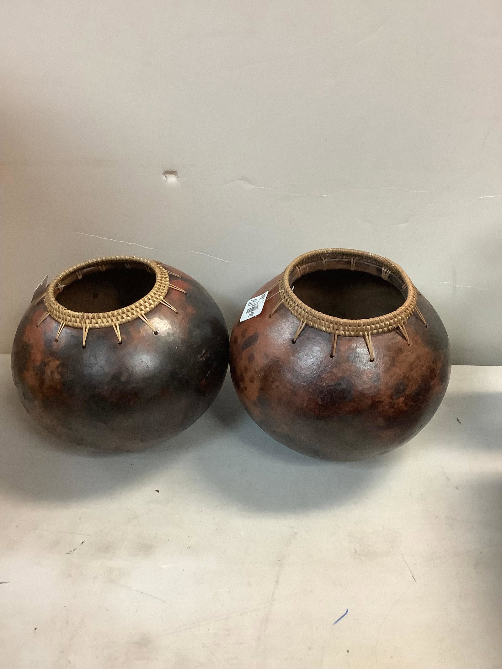 Two Indonesia flower pot for dry floral only NOT WATERPROOF: Two Indonesia flower pot for dry floral only NOT WATERPROOF