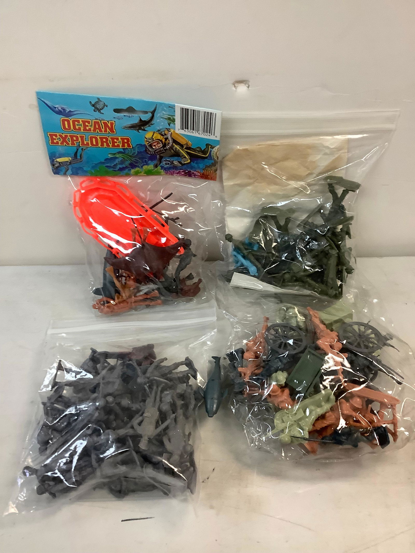 Marx ww2 German soldiers, ocean explorer figurines and more (1 of 1)