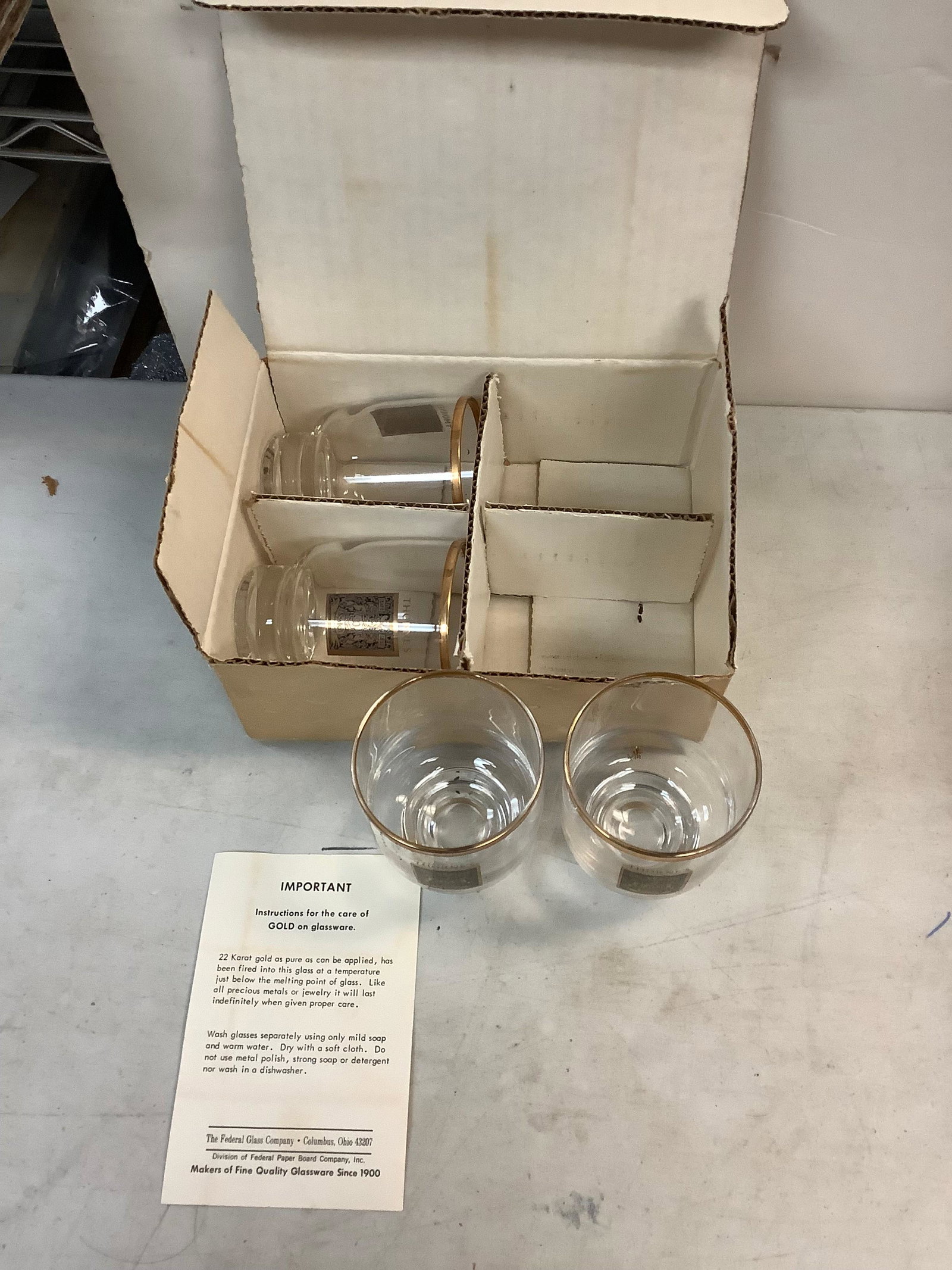 set of four thrones 10 scotch with 22 karat gold: set of four thrones 10 scotch with 22 karat gold