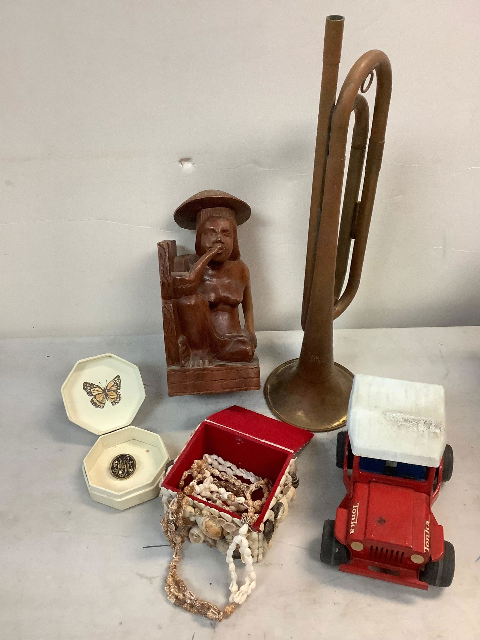 U.S. Regulation horn 15 in, Tonka jeep toy and more (1 of 1)