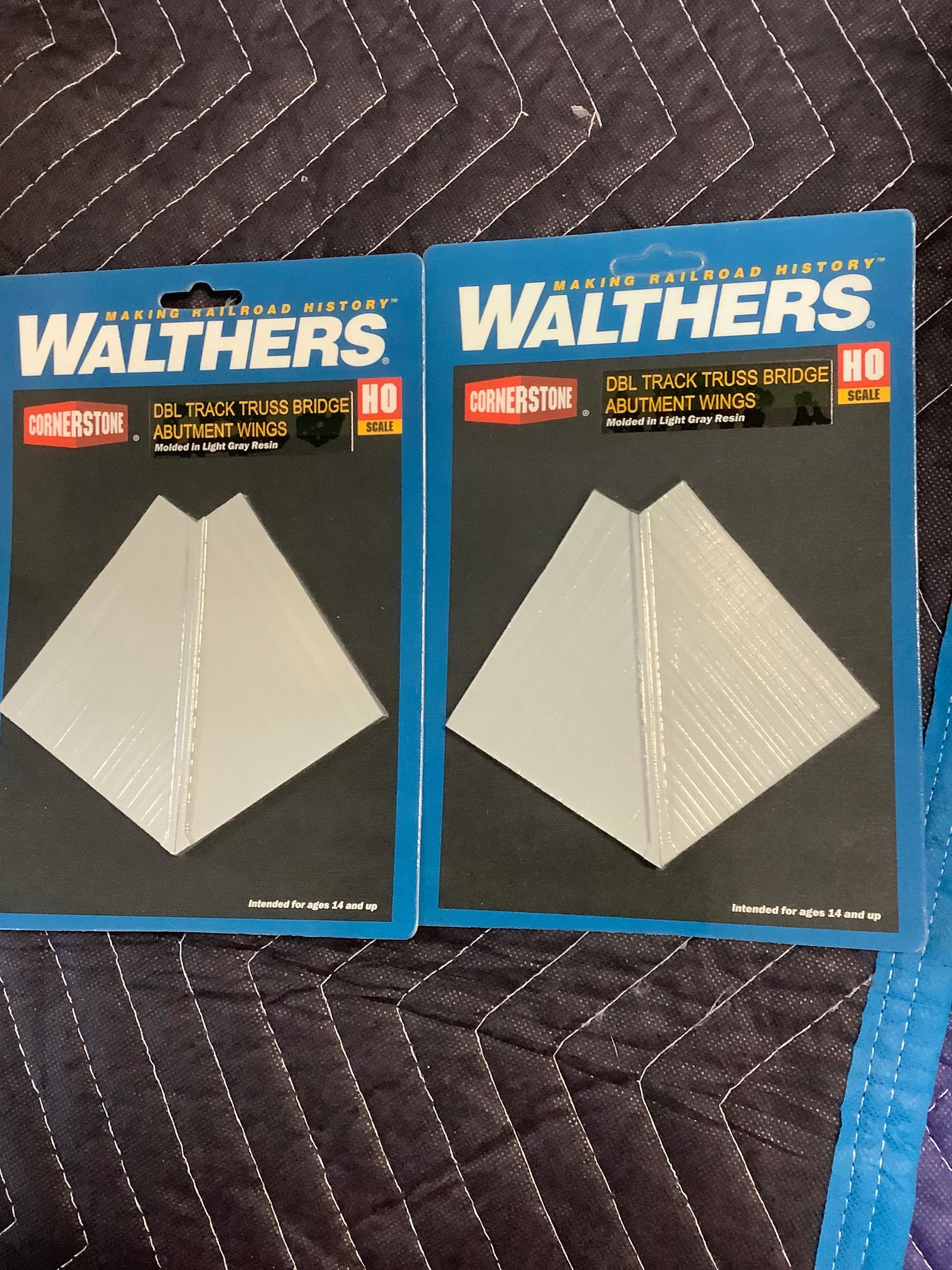2 sets of Walthers Cornerstone DBL track Truss Bridge Abutment Wings: 2 sets of Walthers Cornerstone DBL track Truss Bridge Abutment Wings
