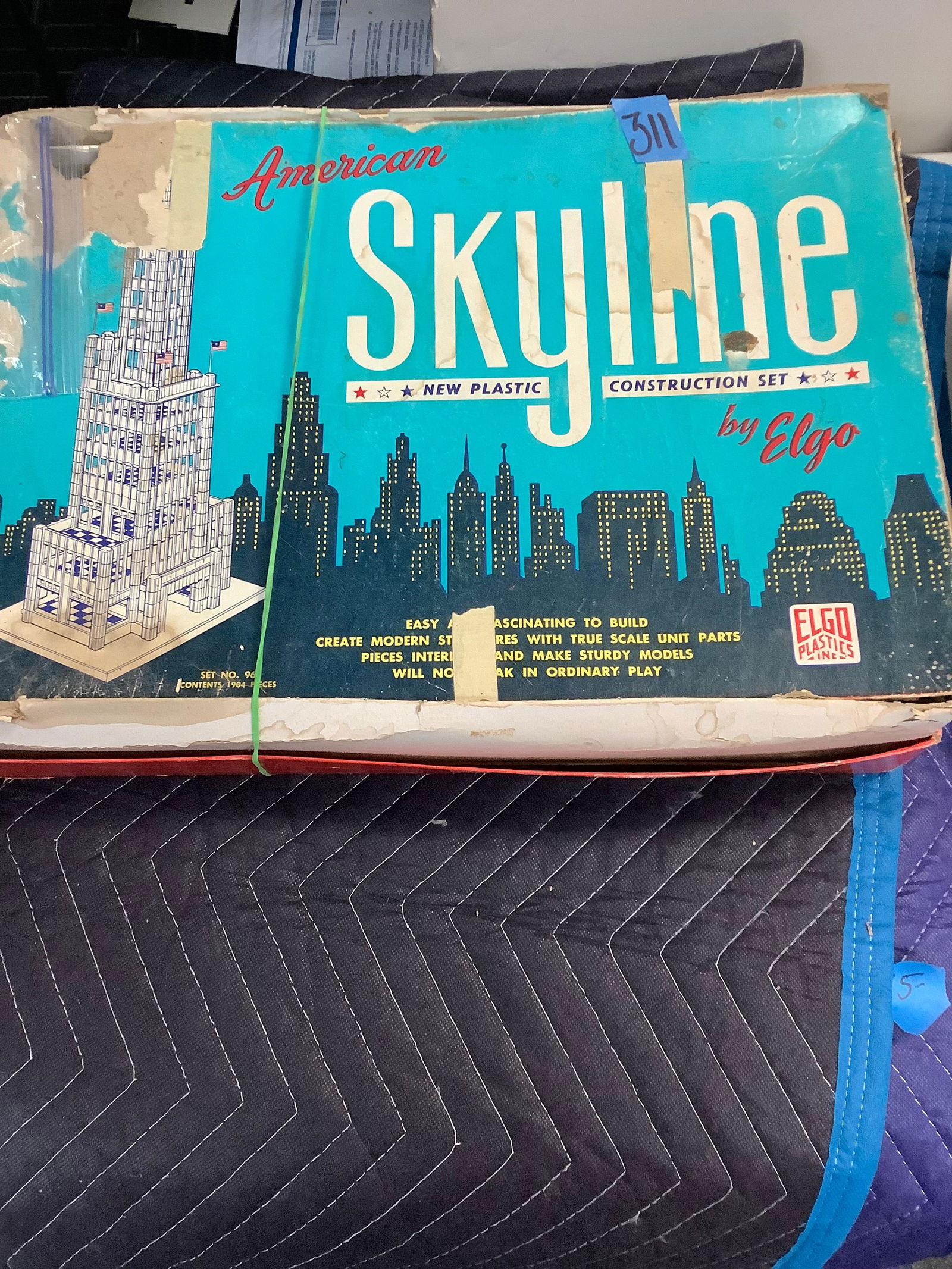 American Skyline new plastic construction kit (1 of 1)