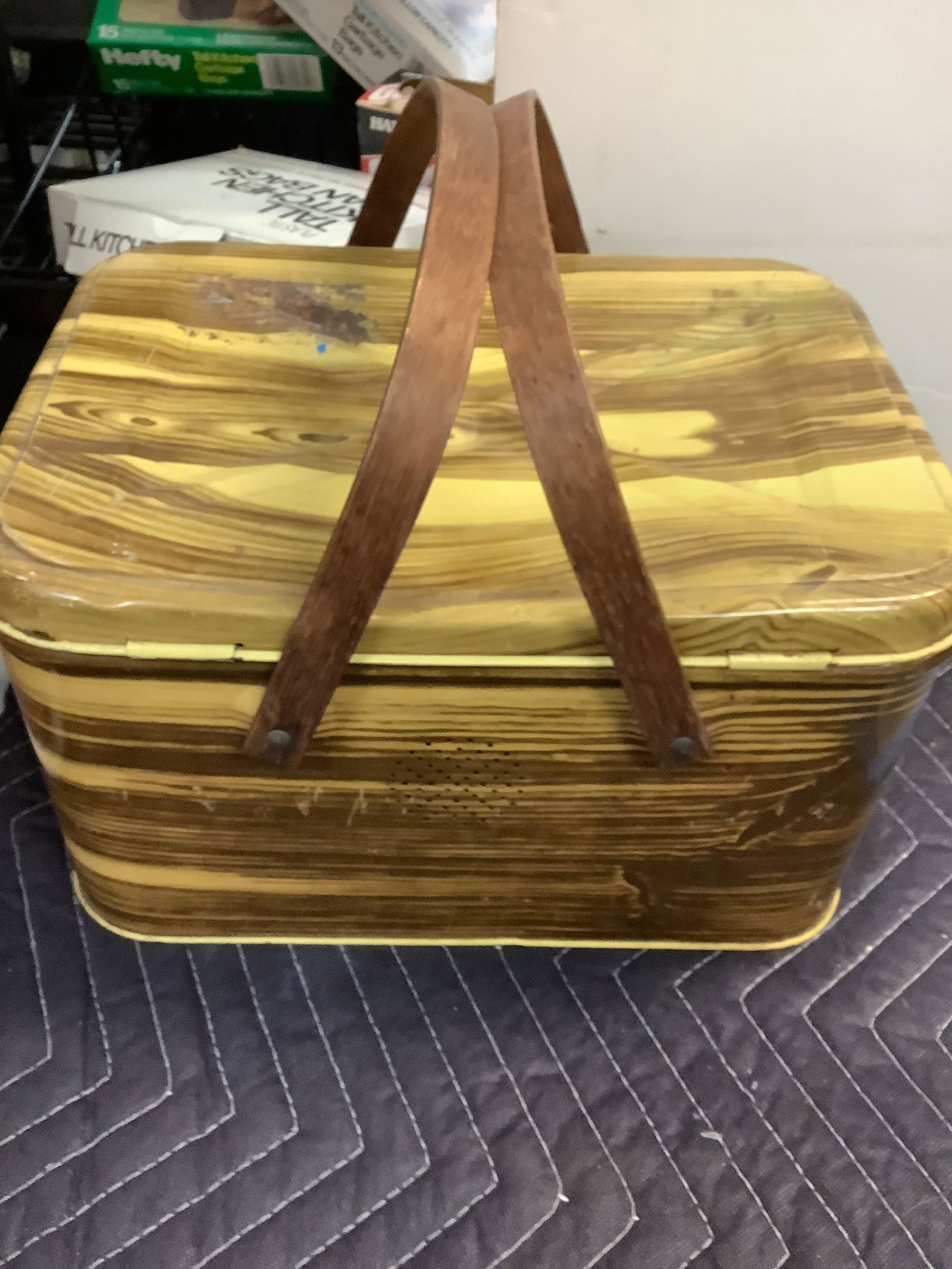 tin picnic basket measures 13": tin picnic basket measures 13"
