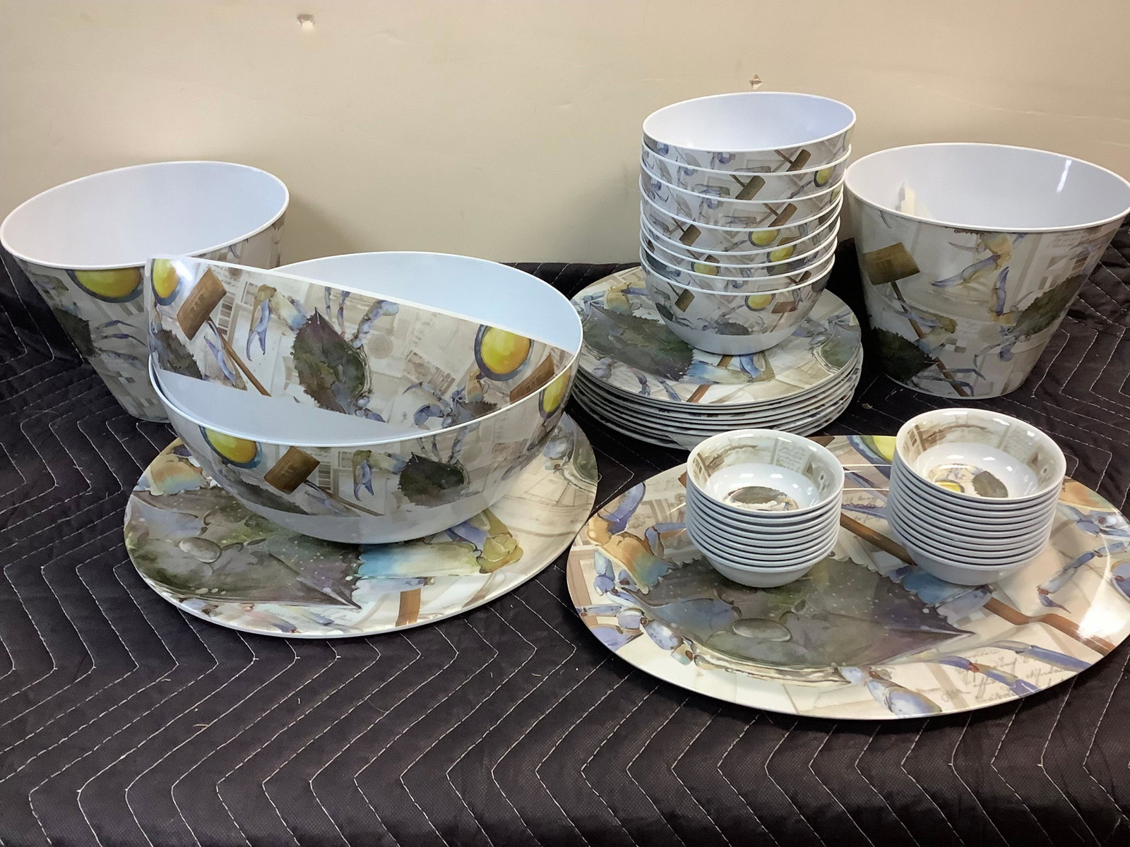 Large Lot of Melamine Ware Plastic Crab Theme Plates, Bowls, Buckets and Tray: Large Lot of Melamine Ware Plastic Crab Theme Plates, Bowls, Buckets and Tray