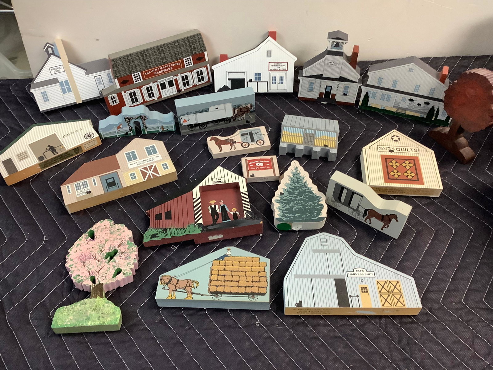 Amish wooden village: Amish wooden village