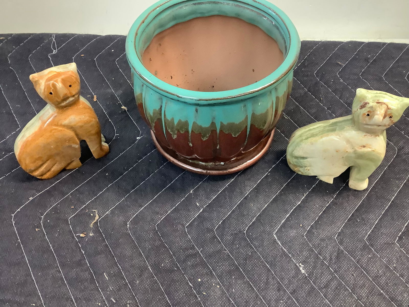 Lot of 2 Stone Cat Figures and Ceramic Planter Tallest 4.5" (1 of 1)