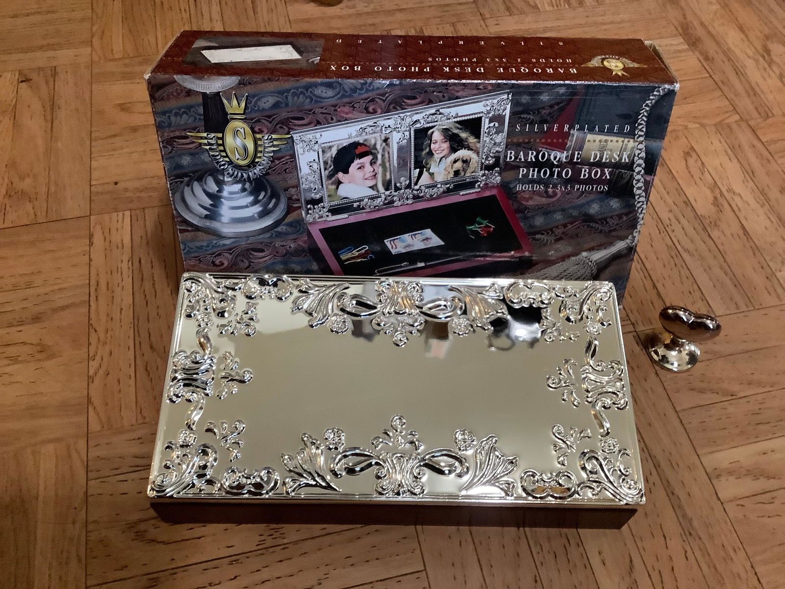 New Silverplated Go dinger Baroque Desk Photo Box/ Jewelry Box and Silverplated Heart Stand For (1 of 1)