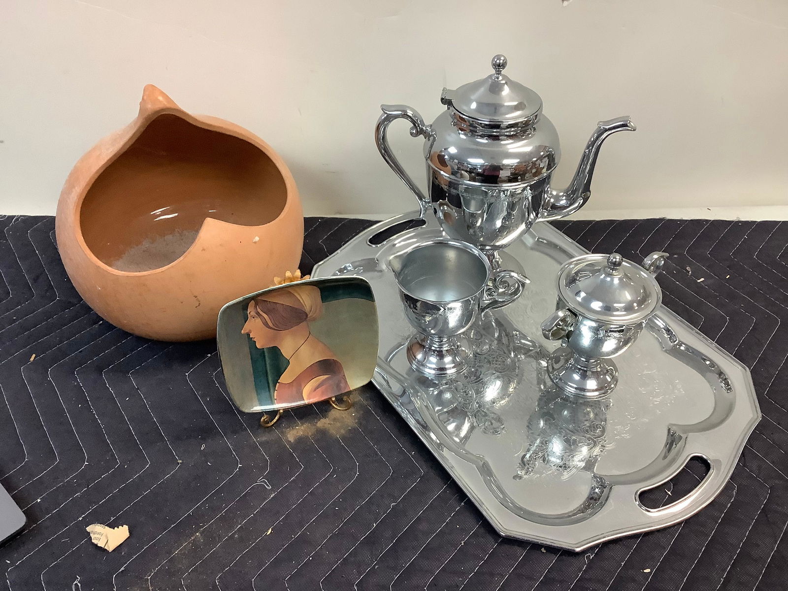 3 piece serving set with tray and ceramic planter (1 of 1)