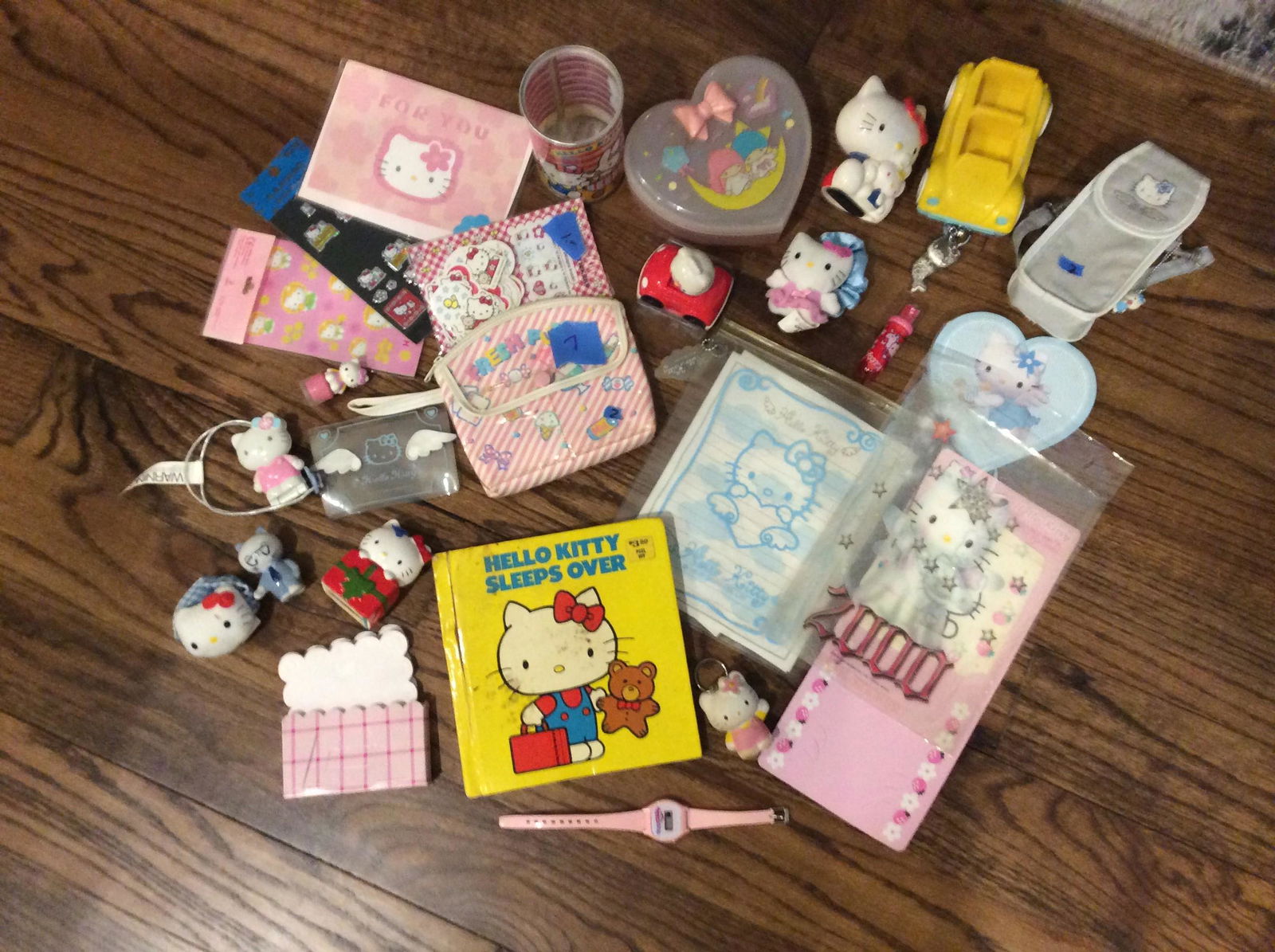 Lot of Vintage Hello Kitty items: Lot of Vintage Hello Kitty items