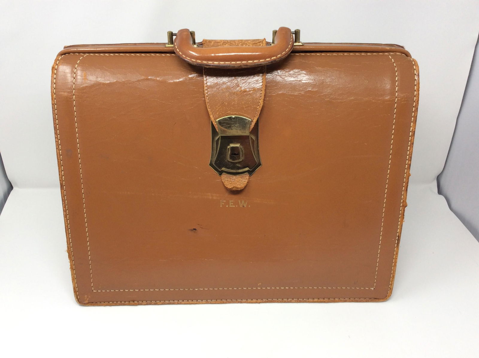 Vintage Leather Briefcase has ware and F.E.W is 16" x 12.5 on the bag. (1 of 1)
