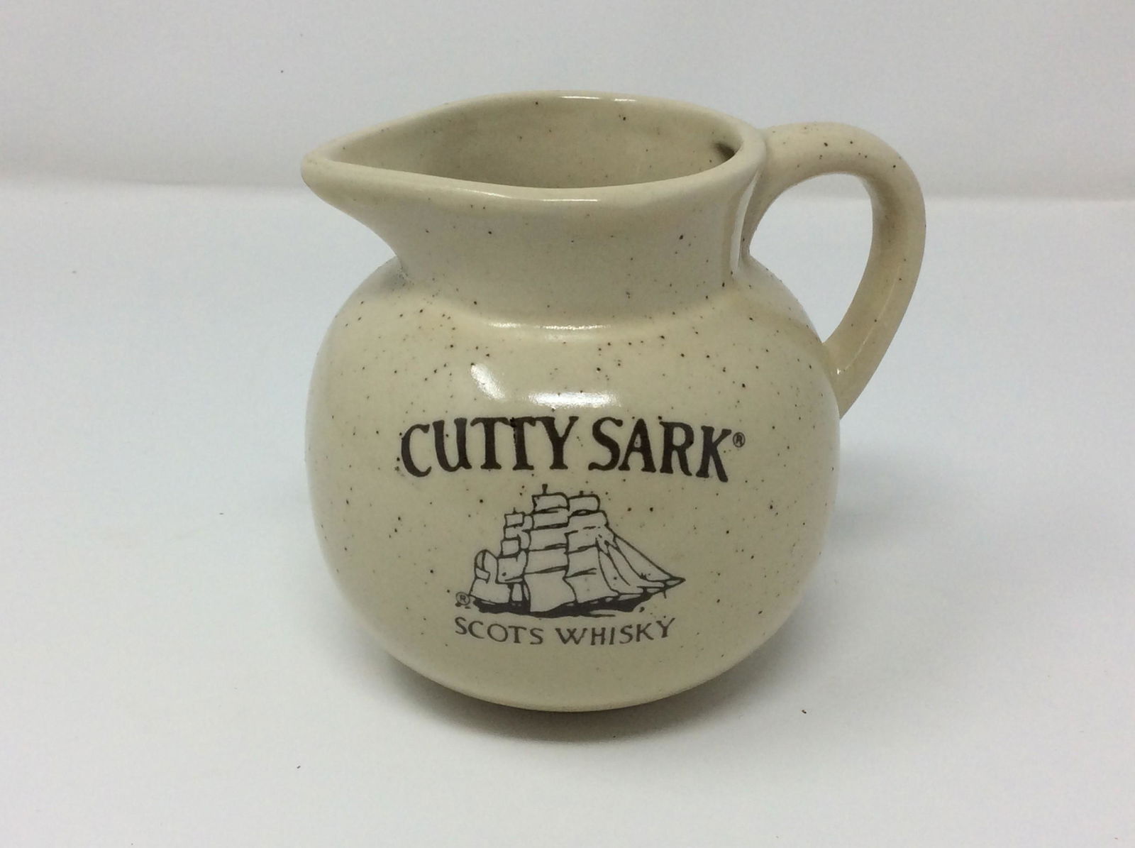 Cutty sark scots whisky small cyrup pitcher (1 of 1)
