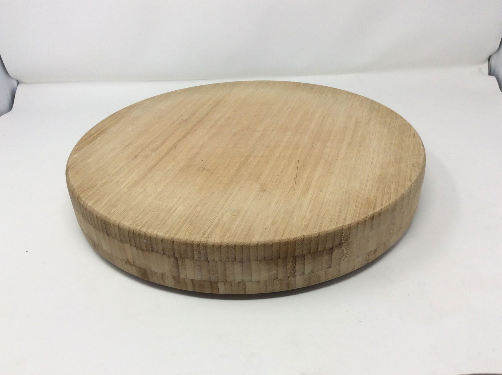 Round Butcher Block Cutting Board 14" round (1 of 1)