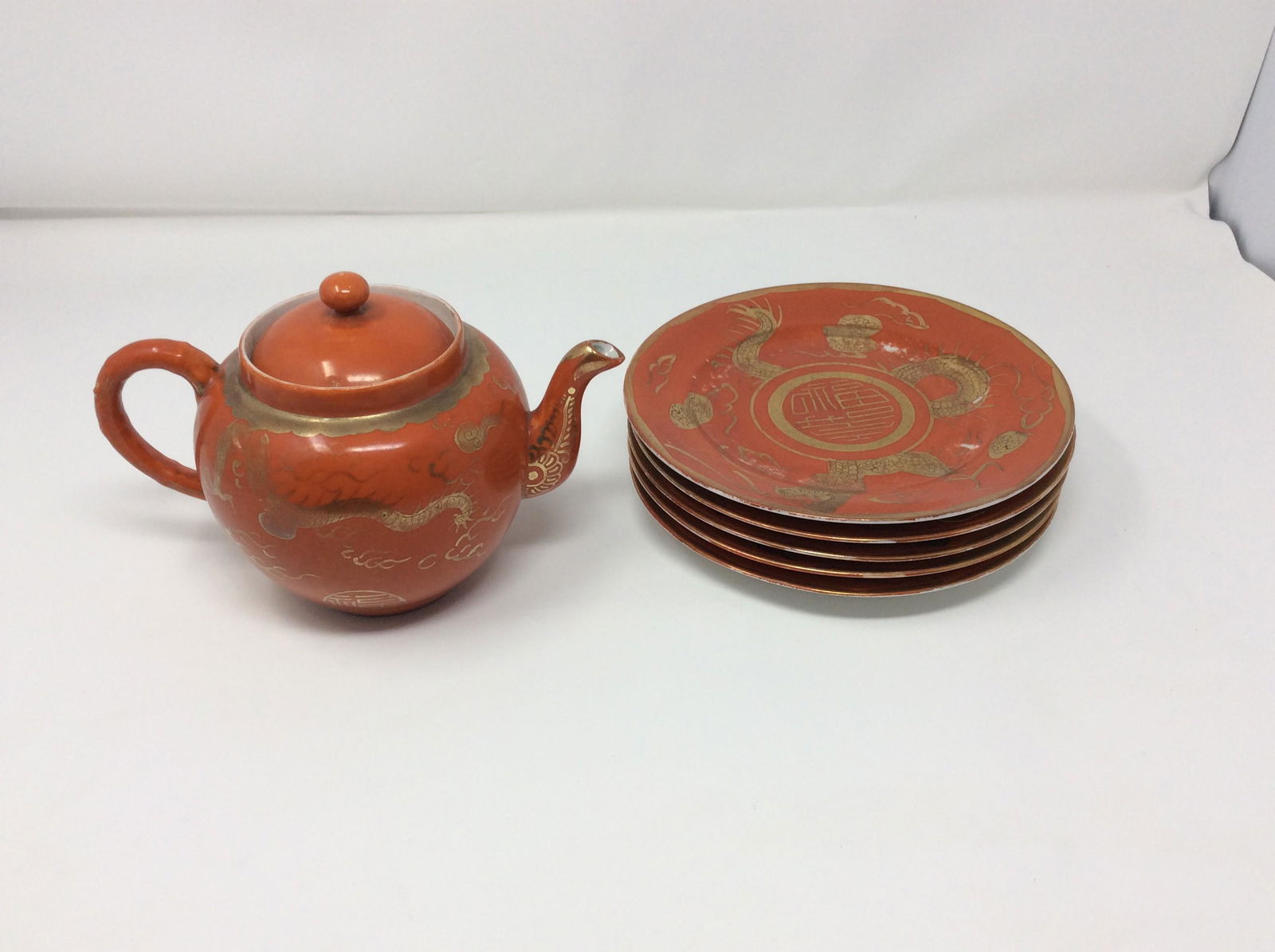 Japanses tea pot and 5 handpainted plates (1 of 1)