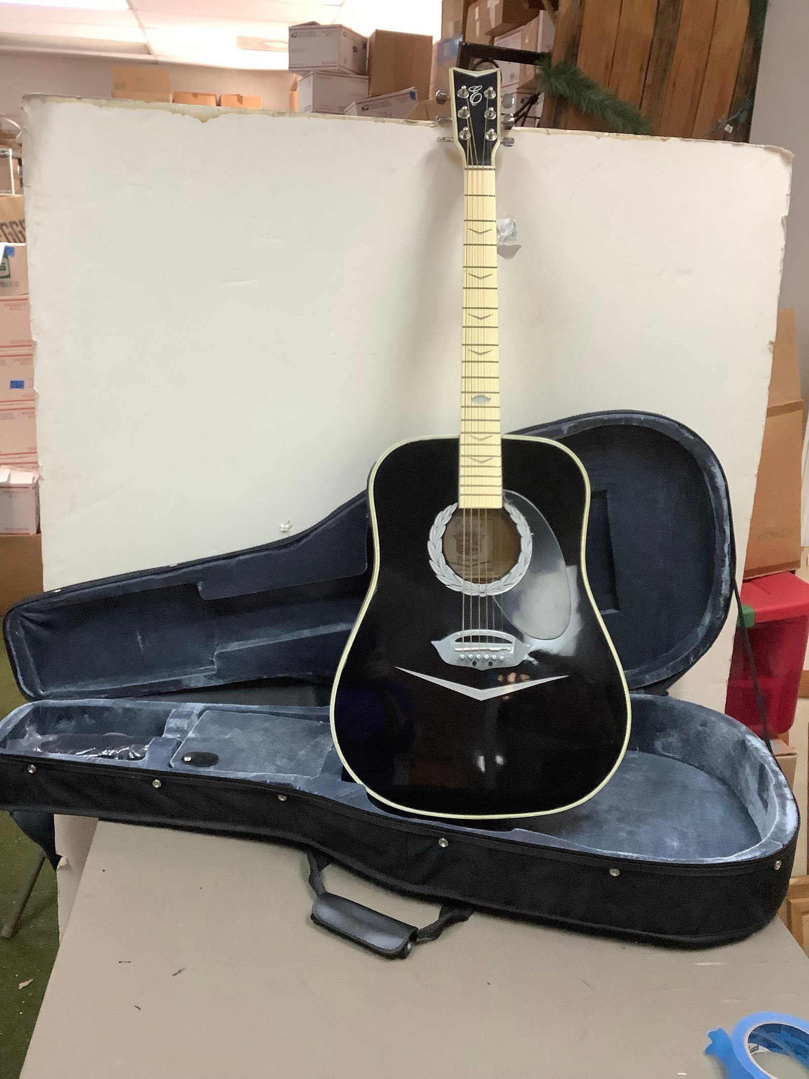 Esteban Eldorado Electric/Acoustic Guitar and Case: Esteban Eldorado Electric/Acoustic Guitar and Case