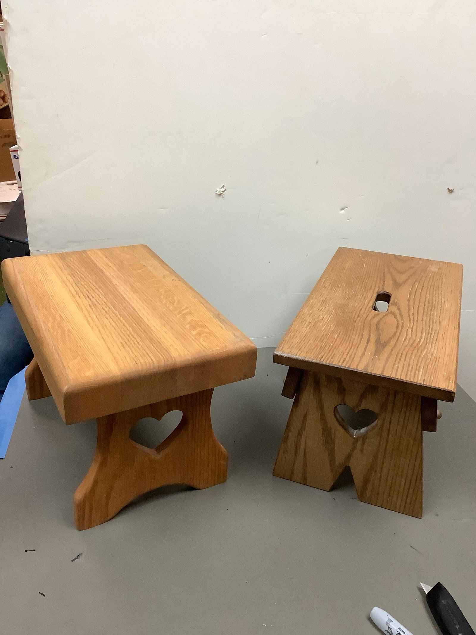 Lot of 2 Wooden Step Stools: Lot of 2 Wooden Step Stools
