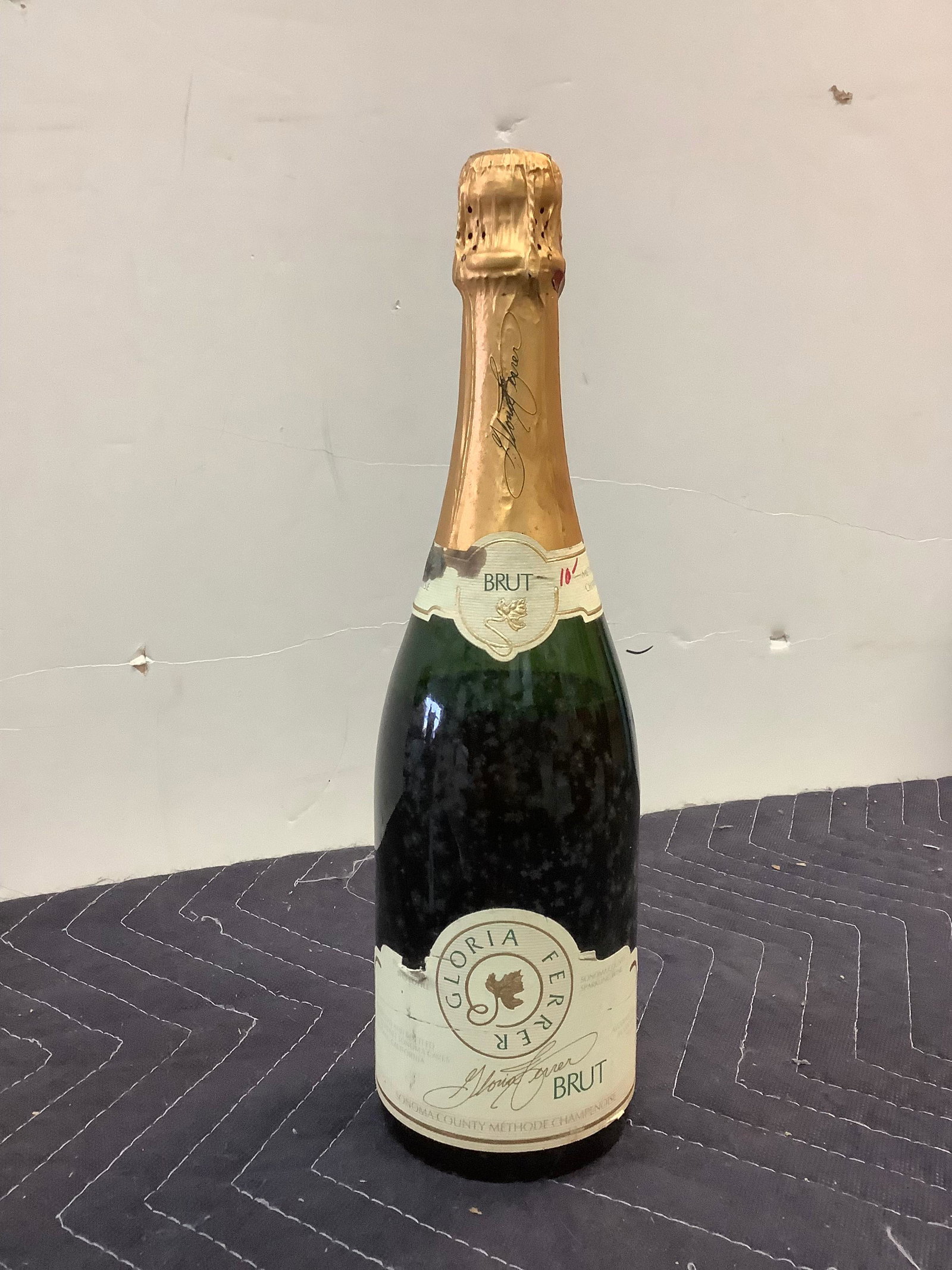 Brut Gloria Ferrer Sonoma County Sparkling Wine 750ML: Any contents in bottle is Free; You are bidding on the bottle & unbroken tax stamp